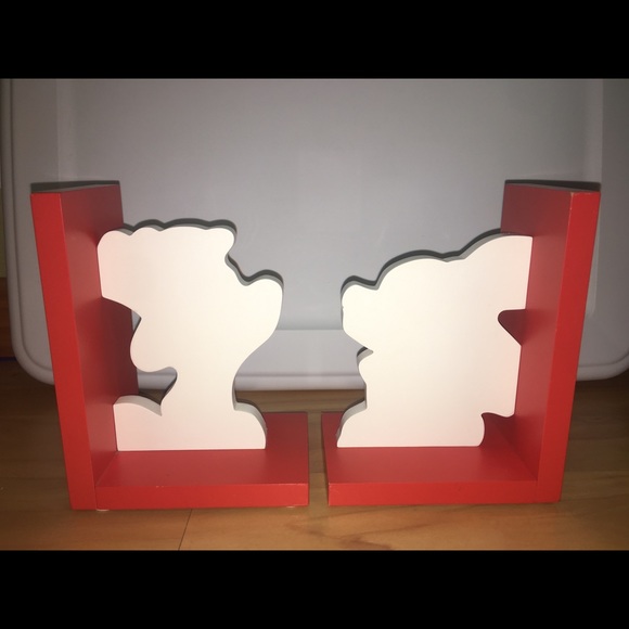 SOLD Olivia the Pig Wooden Bookends - Picture 4 of 10